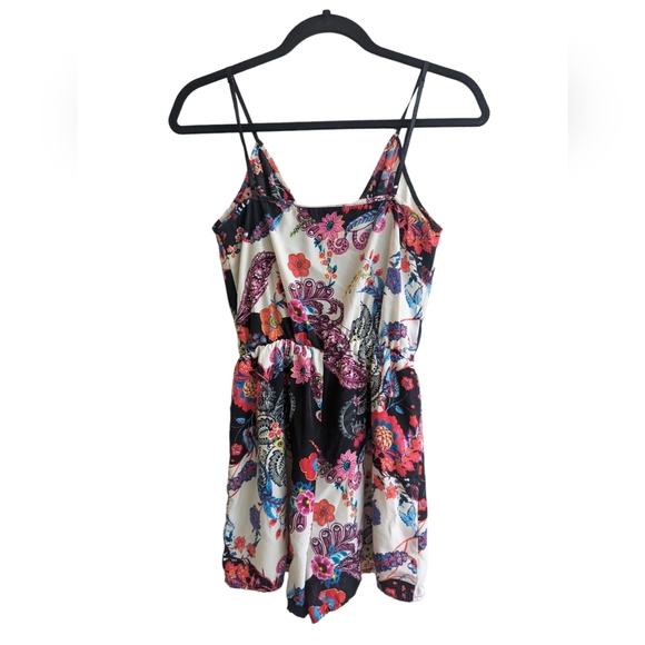 Akira Chigao Red Label Paisley Romper - Picture 4 of 7